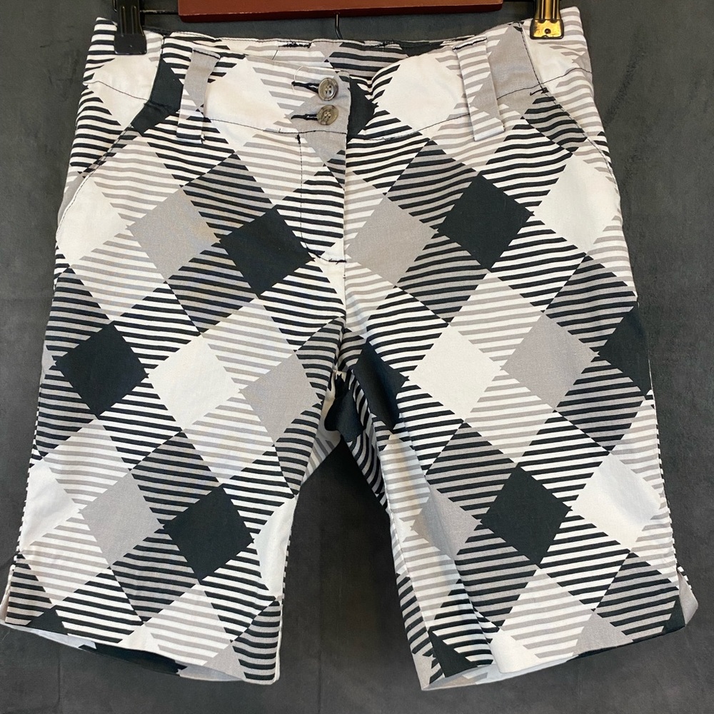 Loudmouth Ladies golf shorts